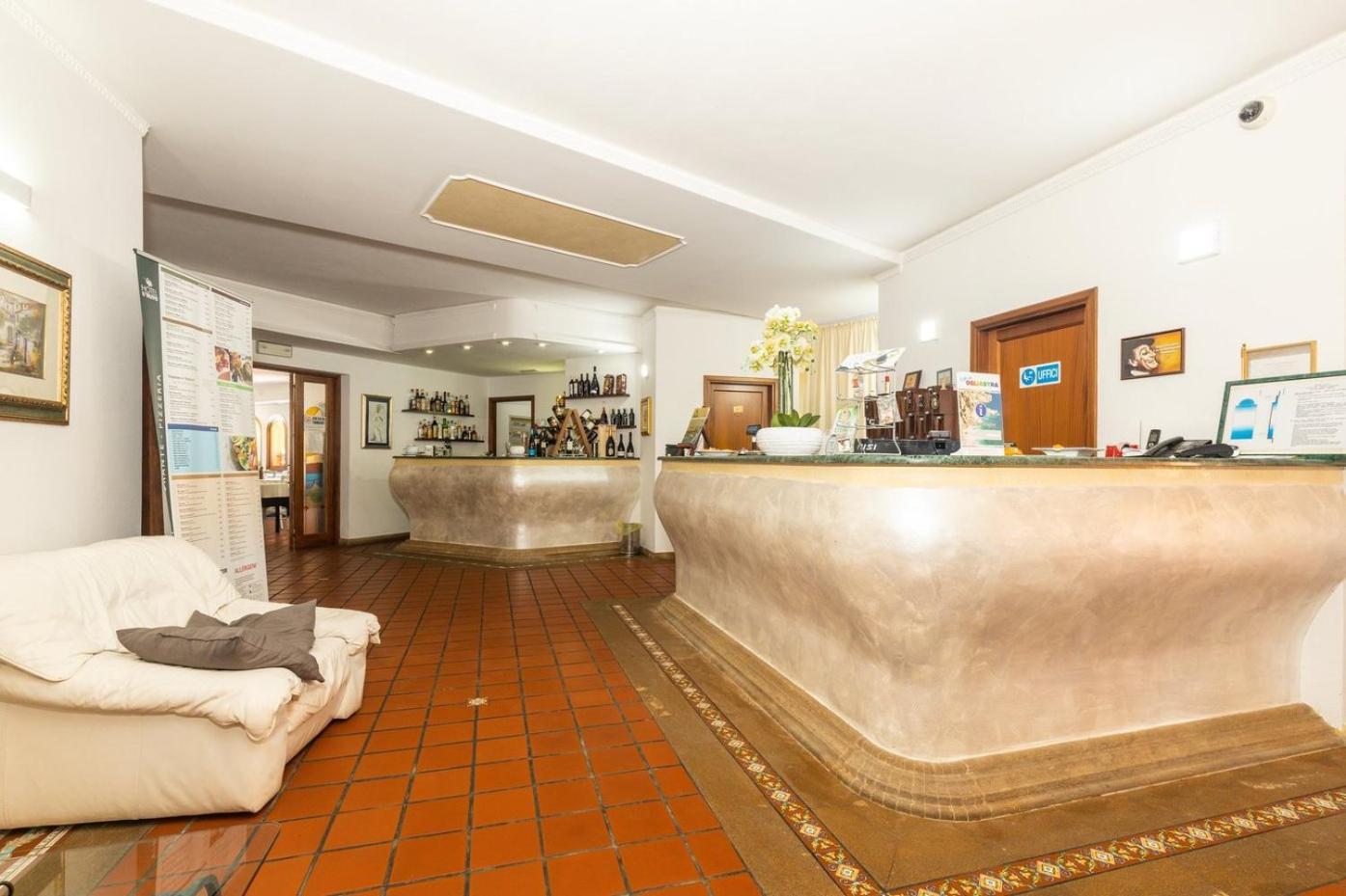 Hotel L'Ulivo Girasole Zewnętrze zdjęcie